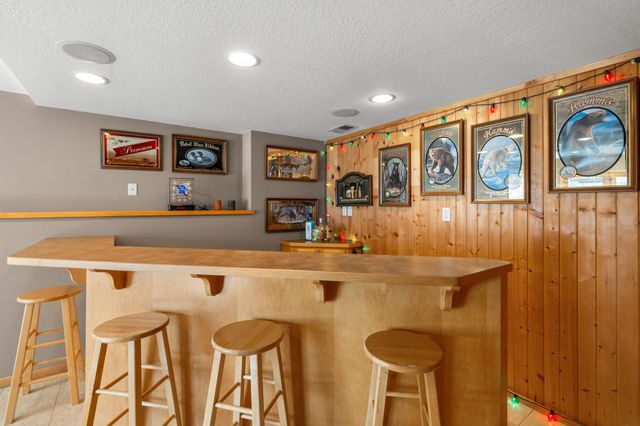 447 Theis Drive, Shakopee, MN 55379