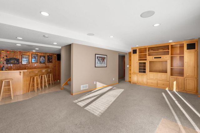 447 Theis Drive, Shakopee, MN 55379