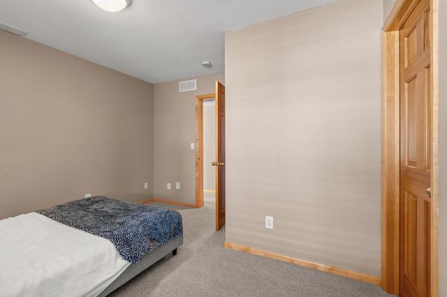 447 Theis Drive, Shakopee, MN 55379