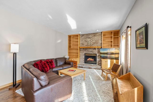 447 Theis Drive, Shakopee, MN 55379