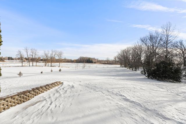 447 Theis Drive, Shakopee, MN 55379