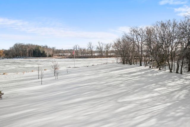 447 Theis Drive, Shakopee, MN 55379