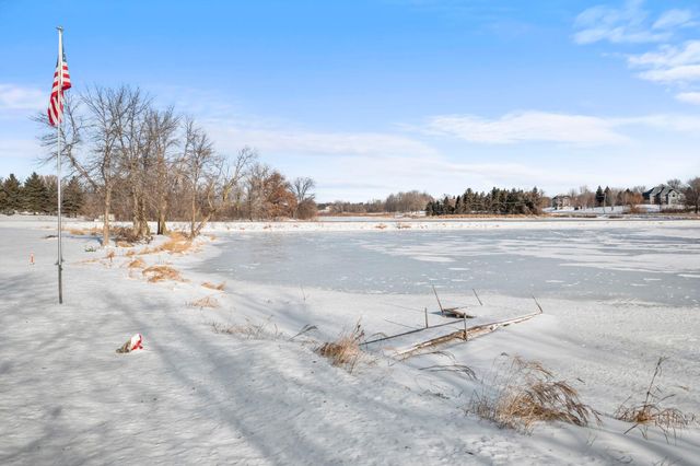 447 Theis Drive, Shakopee, MN 55379