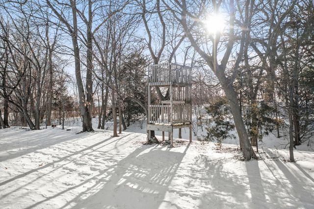 447 Theis Drive, Shakopee, MN 55379
