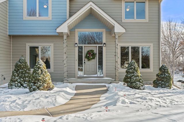 447 Theis Drive, Shakopee, MN 55379