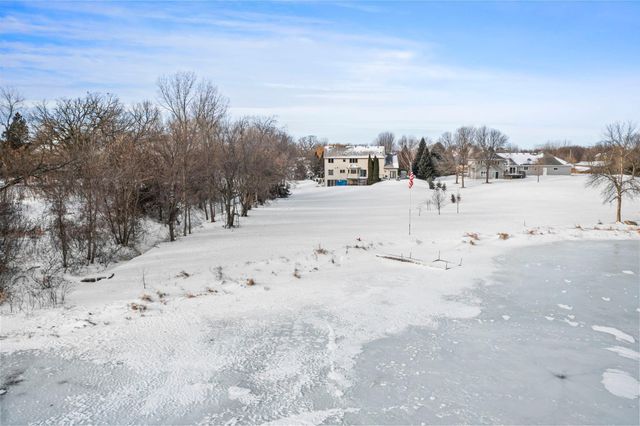 447 Theis Drive, Shakopee, MN 55379