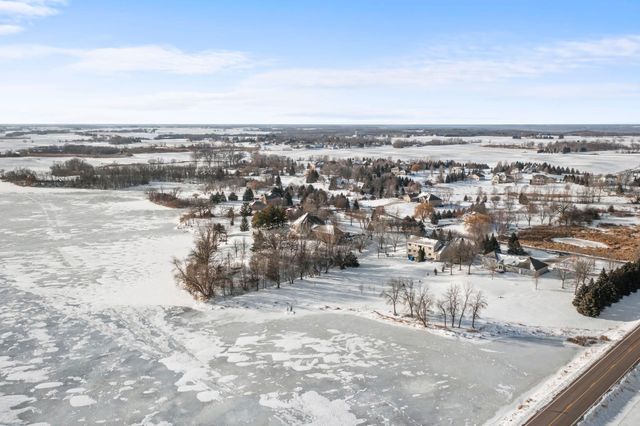 447 Theis Drive, Shakopee, MN 55379