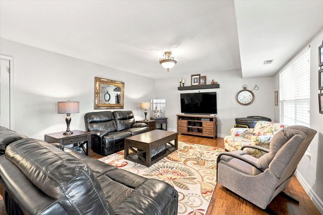 44 HOLLYBROOK DR, Sewell, NJ 08080