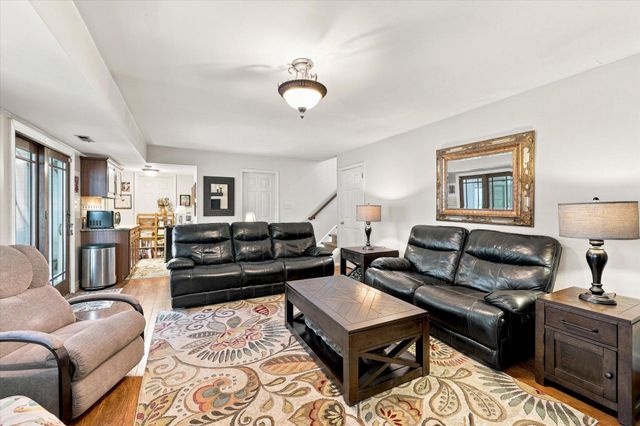 44 HOLLYBROOK DR, Sewell, NJ 08080