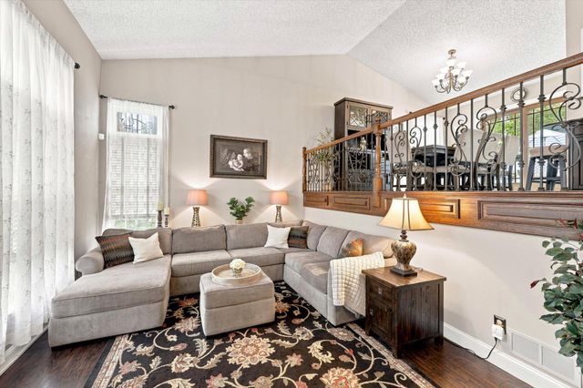 44 HOLLYBROOK DR, Sewell, NJ 08080