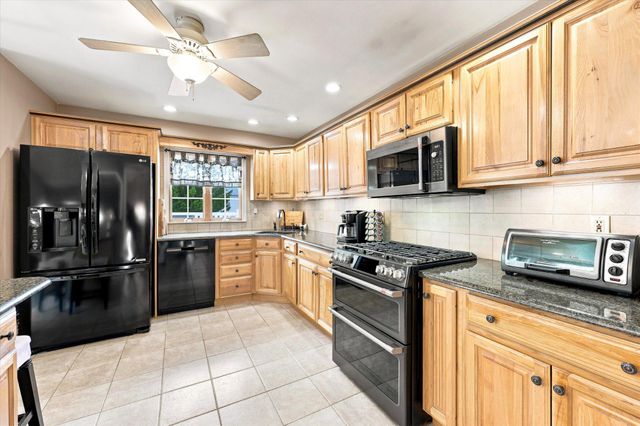 44 HOLLYBROOK DR, Sewell, NJ 08080