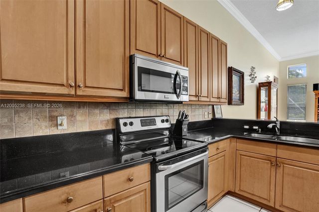 4921 NW 112th Dr, Coral Springs, FL 33076