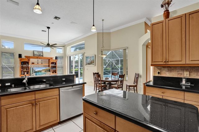 4921 NW 112th Dr, Coral Springs, FL 33076