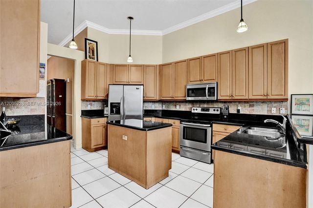 4921 NW 112th Dr, Coral Springs, FL 33076