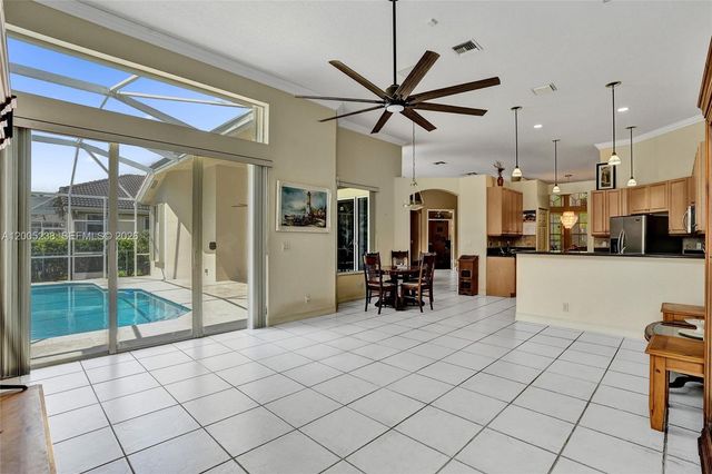 4921 NW 112th Dr, Coral Springs, FL 33076