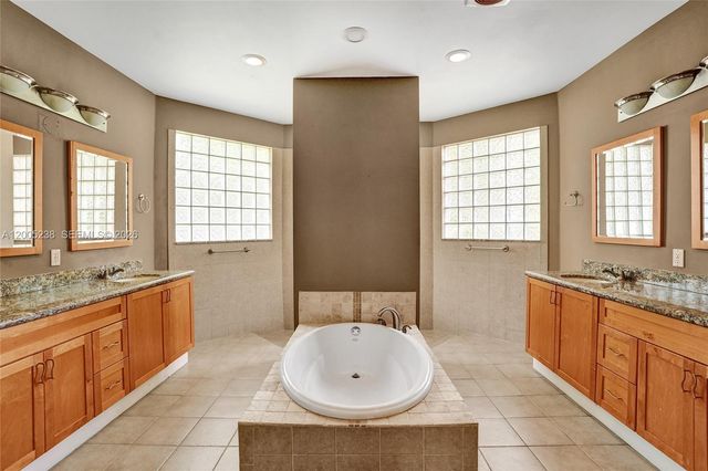 4921 NW 112th Dr, Coral Springs, FL 33076