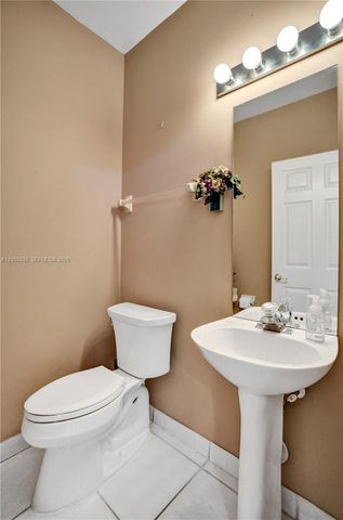 4921 NW 112th Dr, Coral Springs, FL 33076