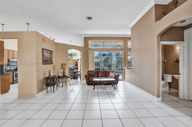 4921 NW 112th Dr, Coral Springs, FL 33076