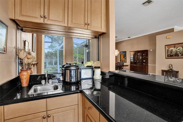 4921 NW 112th Dr, Coral Springs, FL 33076