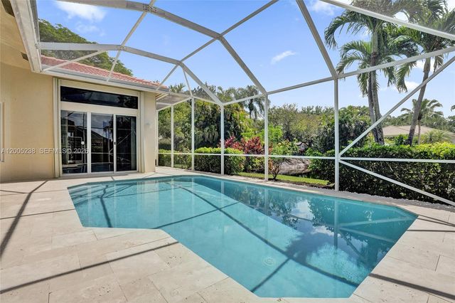 4921 NW 112th Dr, Coral Springs, FL 33076