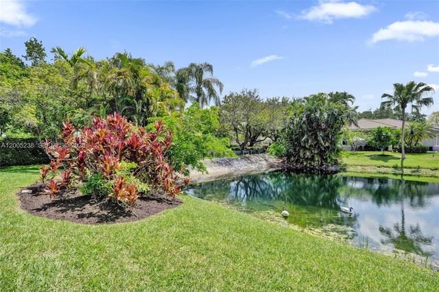 4921 NW 112th Dr, Coral Springs, FL 33076