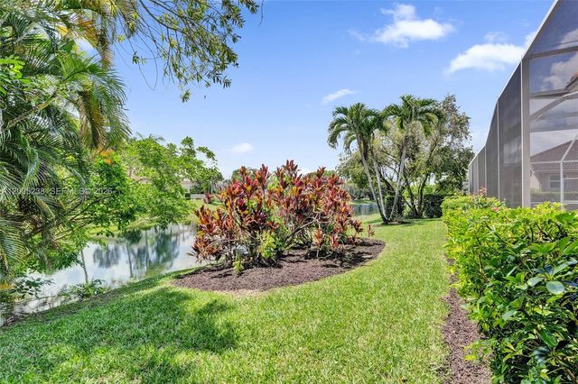 4921 NW 112th Dr, Coral Springs, FL 33076
