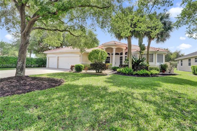 4921 NW 112th Dr, Coral Springs, FL 33076
