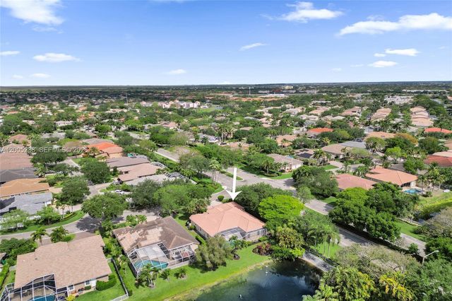 4921 NW 112th Dr, Coral Springs, FL 33076