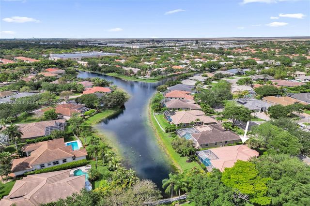 4921 NW 112th Dr, Coral Springs, FL 33076