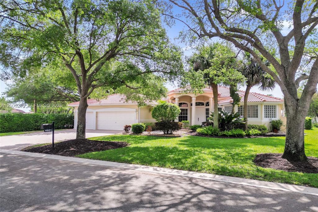 4921 NW 112th Dr, Coral Springs, FL 33076