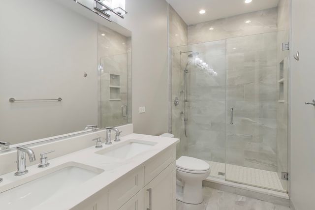 4135 N Kenmore Avenue 1E, Chicago, IL 60613