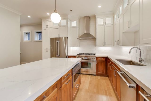 4135 N Kenmore Avenue 1E, Chicago, IL 60613