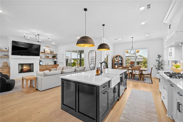 1271 Elizabeth, Bentonville, AR 72713