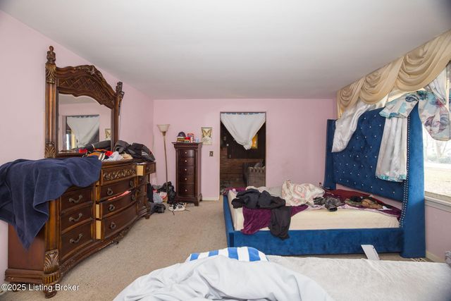 6409 Lower Hunters, Louisville, KY 40258