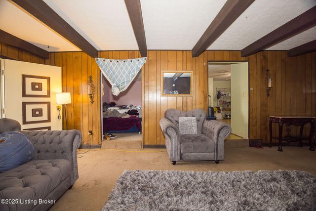 6409 Lower Hunters, Louisville, KY 40258