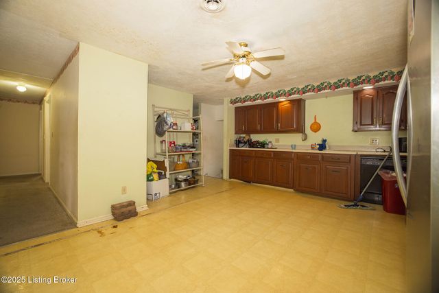 6409 Lower Hunters, Louisville, KY 40258