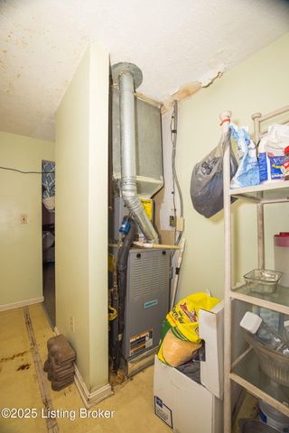 6409 Lower Hunters, Louisville, KY 40258