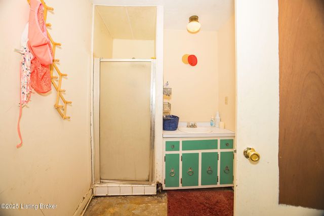 6409 Lower Hunters, Louisville, KY 40258