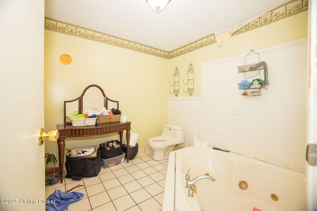 6409 Lower Hunters, Louisville, KY 40258