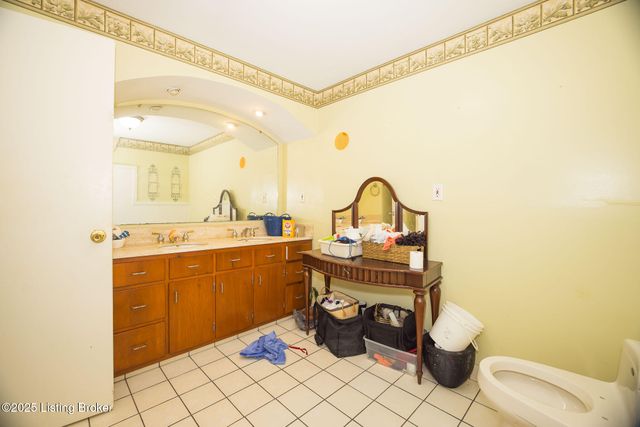 6409 Lower Hunters, Louisville, KY 40258