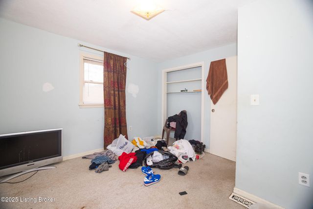 6409 Lower Hunters, Louisville, KY 40258