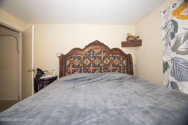 6409 Lower Hunters, Louisville, KY 40258