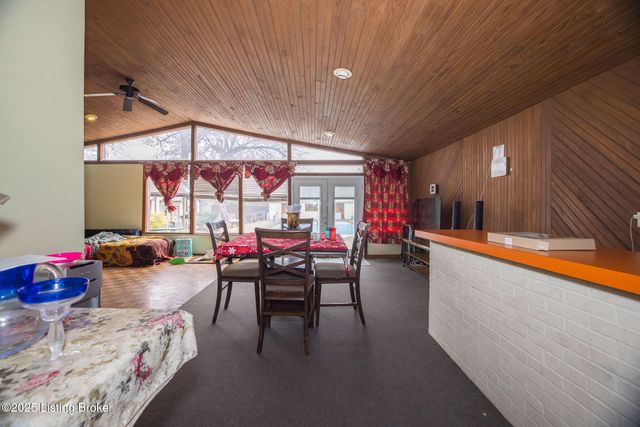 6409 Lower Hunters, Louisville, KY 40258