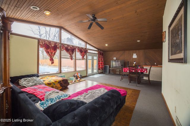 6409 Lower Hunters, Louisville, KY 40258