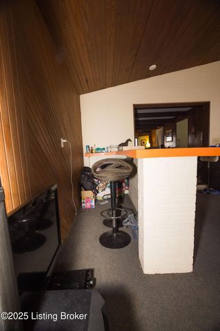 6409 Lower Hunters, Louisville, KY 40258