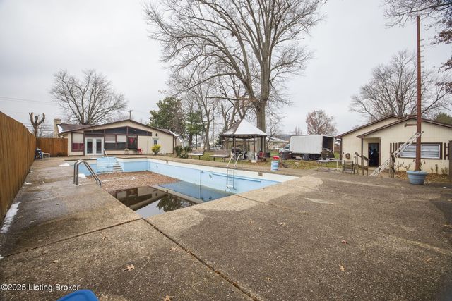 6409 Lower Hunters, Louisville, KY 40258