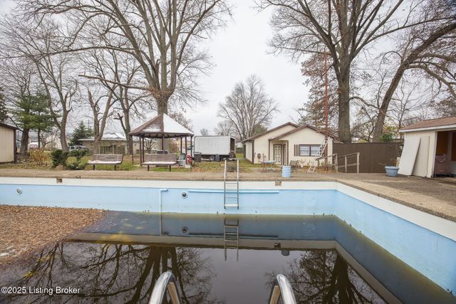 6409 Lower Hunters, Louisville, KY 40258