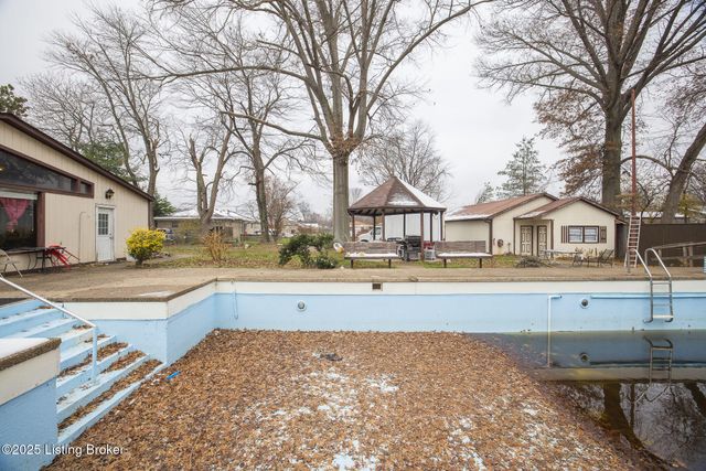 6409 Lower Hunters, Louisville, KY 40258