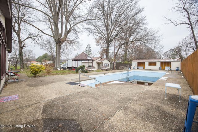 6409 Lower Hunters, Louisville, KY 40258