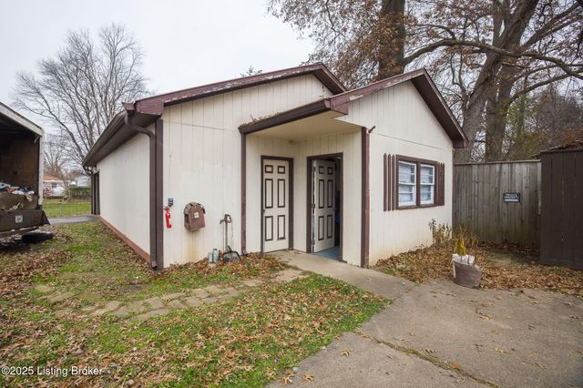 6409 Lower Hunters, Louisville, KY 40258